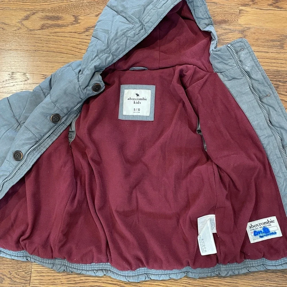 Abercrombie Kids Gray Hooded Puffer Jacket Size 9-10  Logo Patch Quilted Coat